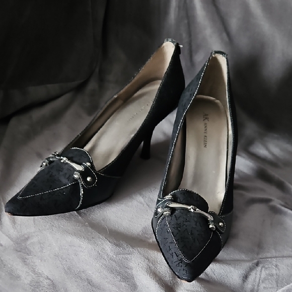 Anne Klein Shoes - Anne Klein Size 10M Black And Silver Logo Pattern High Heels